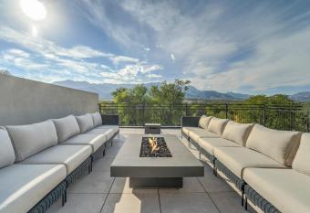 4BD Beautiful Rooftop Mountain Views NEW Townhome allows 18 year olds to book a room