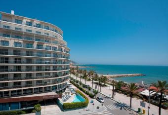 Calipolis allows 18 year olds to book a room