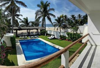 Departamento frente al mar, en Pie de la Cuesta has Balcony rooms