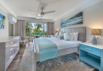 Blue Haven Holiday Apartments has Balcony rooms