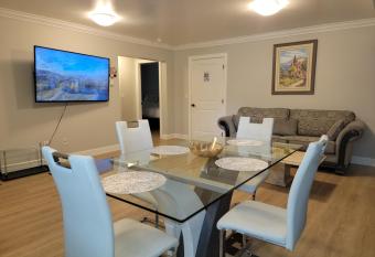 Oscar INN & 2bd Family Suite or Private Room allows 18 year olds to book a room