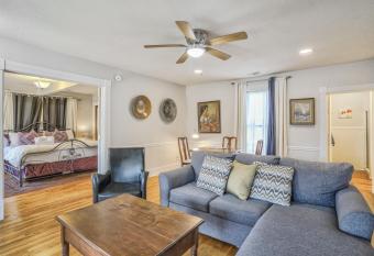 1BR Quiet Neighborhood & Nearby Parks allows 18 year olds to book a room