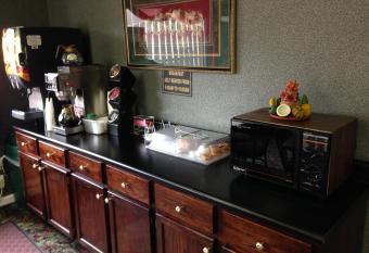 Red Roof Inn Jacksonville, Al has Smoking rooms