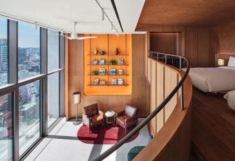 Ananti at Gangnam has rooms with a private hot tub