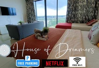 Setia Alam Trefoil House of Dreamers has Balcony rooms