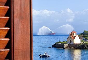 l  atoll d  Helene allows 18 year olds to book a room