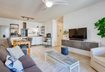 Le Fonction, meubl   4   toiles, avec parking box   has Balcony rooms