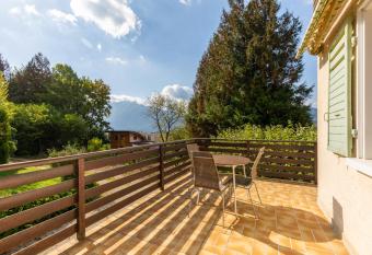 Chalet Les Tourelles has Balcony rooms