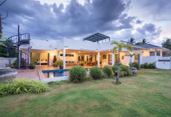 Peaks and Beaches, Pool villa. has Balcony rooms