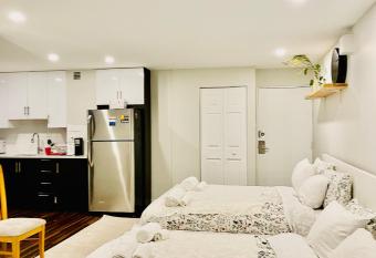 Cityview Parc-la Fontaine Plateau Mont Royal has Balcony rooms