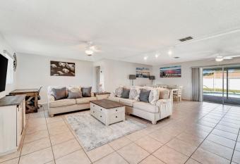 Sea & Smile has Balcony rooms