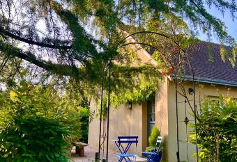 GSand Le Clos du May allows 18 year olds to book a room