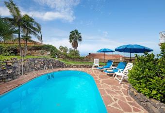 Villasol 7 has Balcony rooms