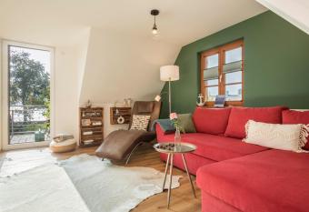 Seekind has Balcony rooms