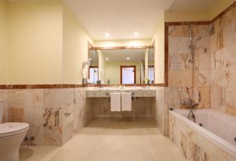 Bahia Principe Sunlight Tenerife allows 18 year olds to book a room