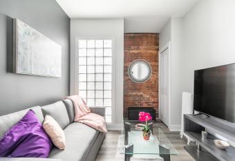 1BR Boutique Apartment - PRIME Location allows 18 year olds to book a room