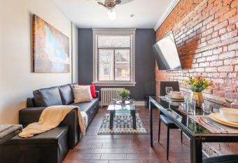 2BR Apt w King Bed & Netflix -Near Downtown allows 18 year olds to book a room