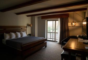 Hotel Vienna has Balcony rooms