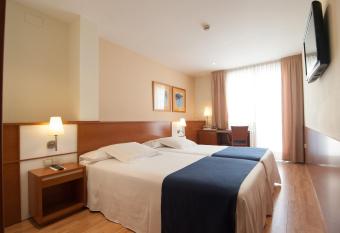 Hotel RH Sorolla Centro allows 18 year olds to book a room