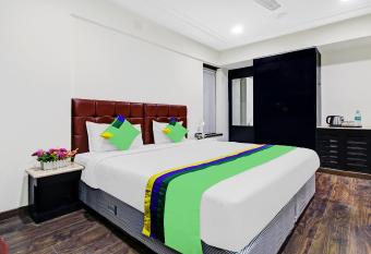 Treebo Trend SR Rooms has Smoking rooms