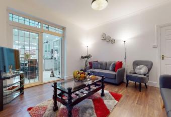 JDB Romford allows 18 year olds to book a room