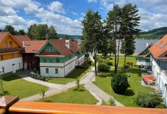 Lipno apartm  n u jezera has Balcony rooms