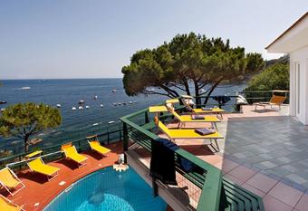 Villa Felicita has Balcony rooms