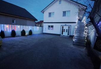 Villa Andrei has Balcony rooms