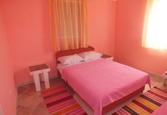 Apartments Trsteno has Smoking/Balcony rooms