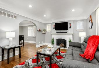 Stylish, Tranquil & Comfy ~ Queen Beds ~ Pkg allows 18 year olds to book a room