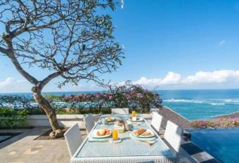 olala villa Nusa dua beach has Balcony rooms