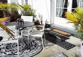 Maison la baule allows 18 year olds to book a room