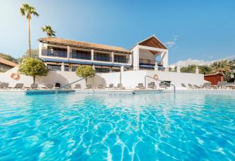 Diana Park allows 18 year olds to book a room