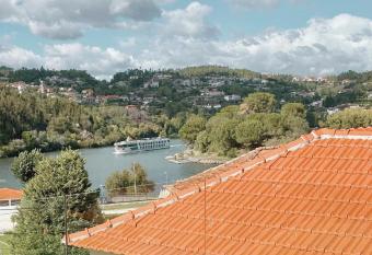 Casa dos Av  s has Balcony rooms