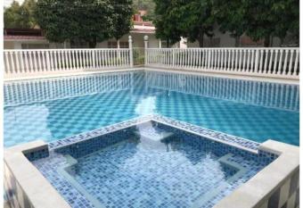 Caba  a Melgar Hacaritama has Balcony rooms