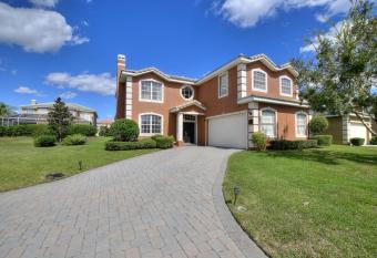 Vistapark Resort #800 by Shine Villas has rooms with a private hot tub