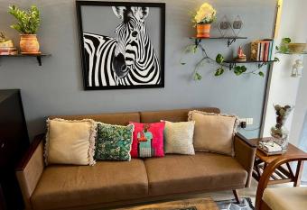 En Vogue : By Ellochre has Balcony rooms