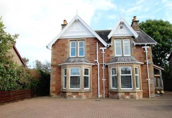 Kinnoch Lodge allows 18 year olds to book a room