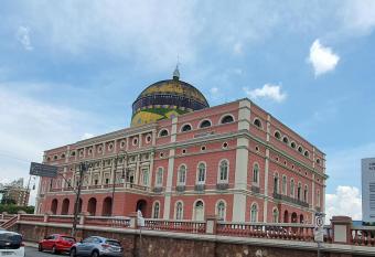 Casa 307 allows 18 year olds to book a room