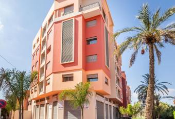 ZARI BOUTIQUE ApartHotel allows 18 year olds to book a room