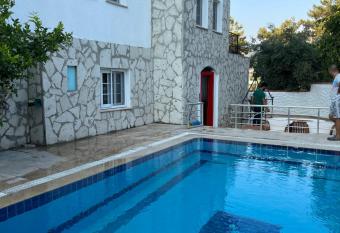 Villa Nar has Balcony rooms