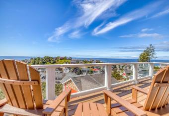 Breezy Blues has Balcony rooms