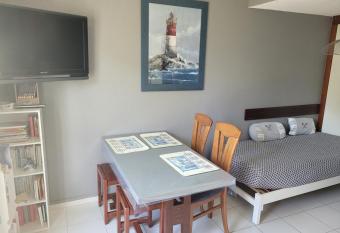 Arzon rue de la Plage R  sidence Bretagne Douce allows 18 year olds to book a room