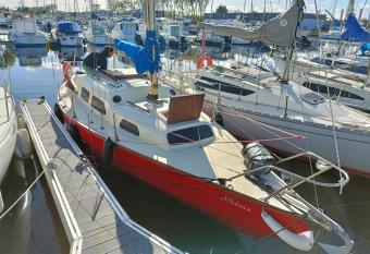 Charmant voilier Phoenix allows 18 year olds to book a room