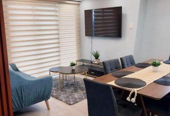 1BEDROOM Unit at Azure north With Netflix up to 6PAX has Balcony rooms