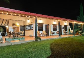 Espectacular Finca Cafetera Hacienda DL RNT 140198 allows 18 year olds to book a room
