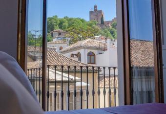 Hotel Boutique Puerta de las Granadas allows 18 year olds to book a room