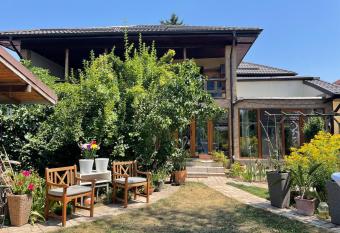 Story House 2 has Balcony rooms