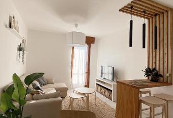 Appartamento a pochi minuti dal centro di Carpi! has Balcony rooms