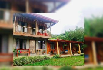 El Descanso allows 18 year olds to book a room